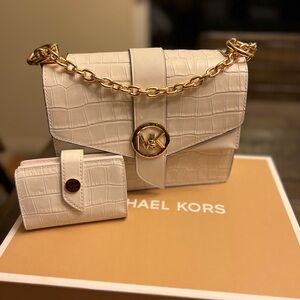 Michael Kors Beige Shoulder Bag with Gold Accents